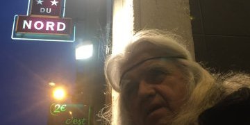 Cartes postales de la cigale en tournée